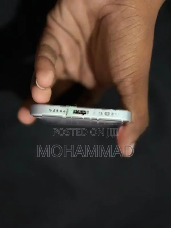 Apple iPhone 16 (Used)