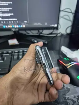 Samsung Galaxy S20 5G (Used)
