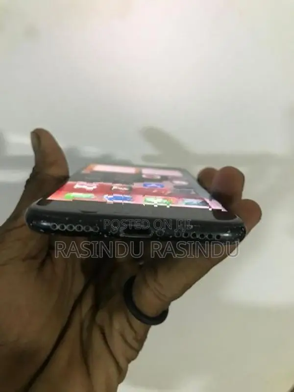 Apple iPhone 7 (Used)