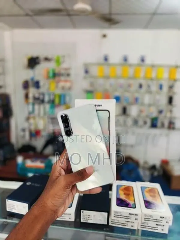 Samsung Galaxy A17 (Used)