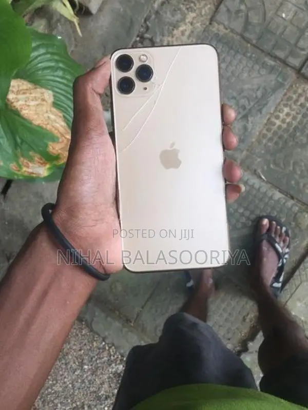 Apple iPhone 11 Pro Max (Used)