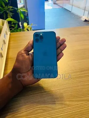 Apple iPhone 12 Pro i phone (Used)