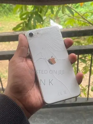 Apple iPhone SE 2 (Used)