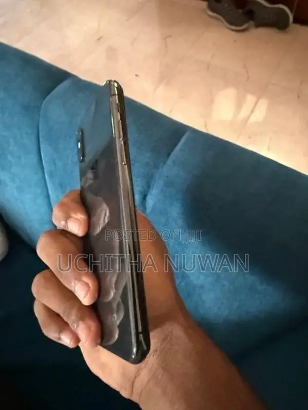 Apple iPhone XS (Used)