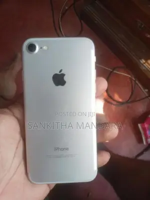 Apple iPhone 7 (Used)
