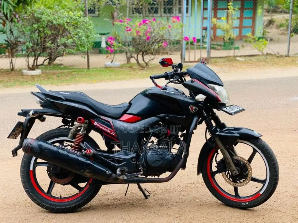 Hero Hunk 2012 Motorbike (Used)