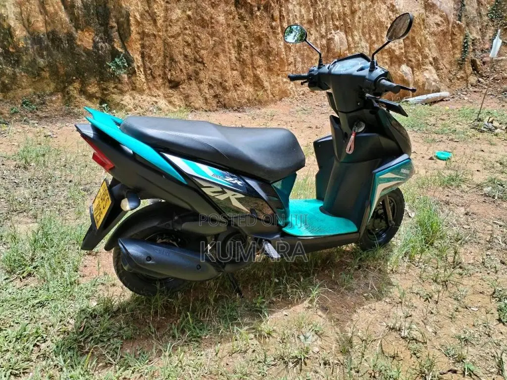 Yamaha ZR 2017 Motorbike (Used)