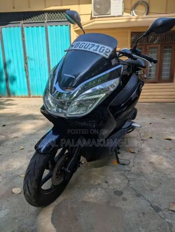 Honda Pcx 2017 Motorbike (Used)