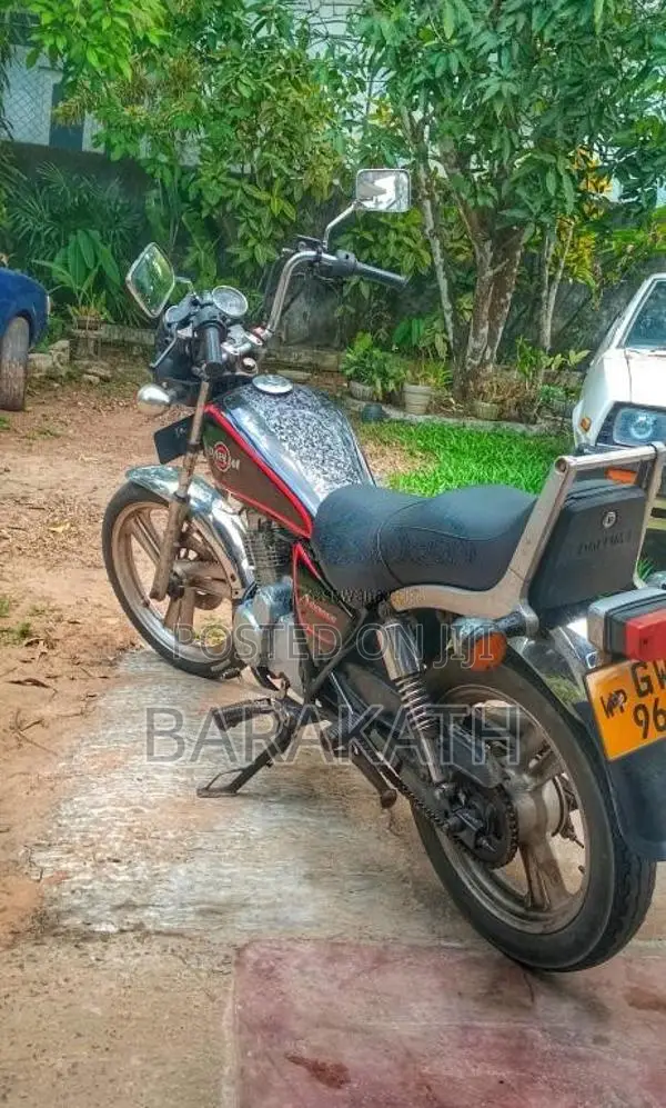 Other Daelim VC125 2002 Motorbike (Used)