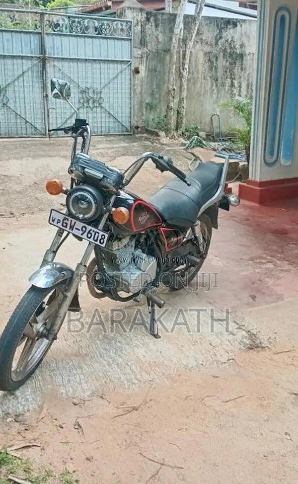 Other Daelim VC125 2002 Motorbike (Used)