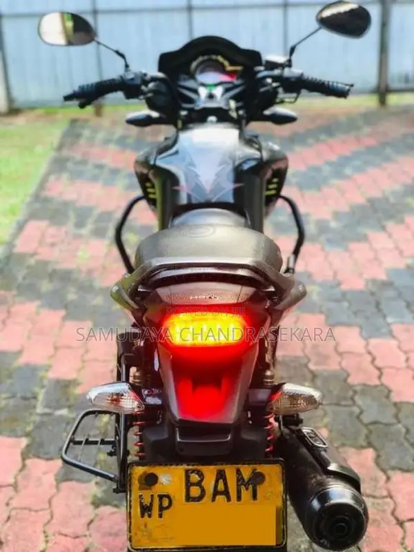 Hero Hunk 2013 Motorbike (Used)