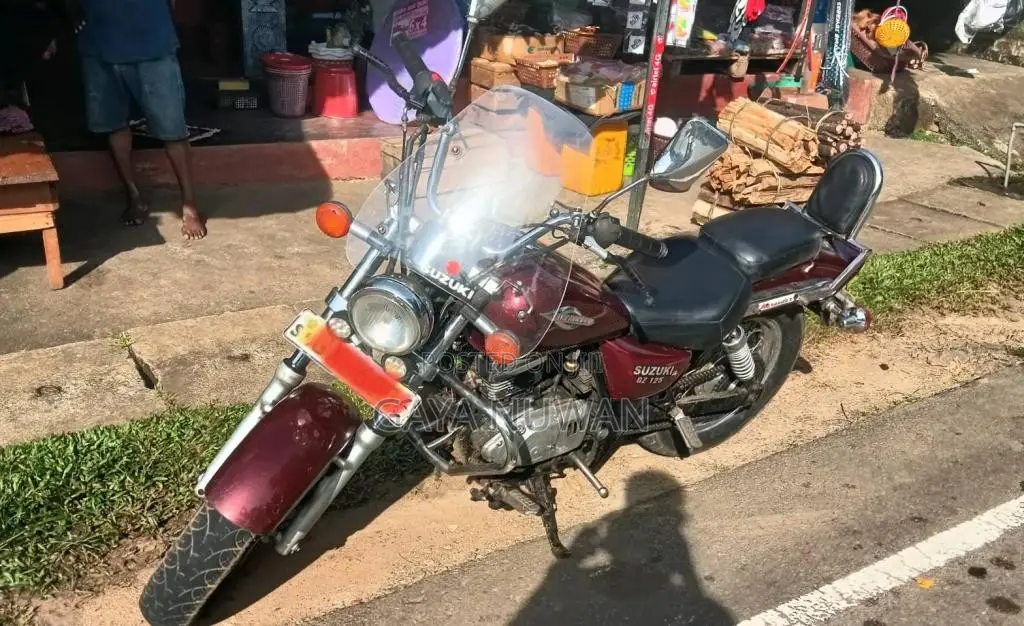 Suzuki GZ125 2000 Motorbike (Used)