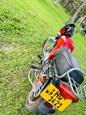 Bajaj Boxer 2005 Motorbike (Used)