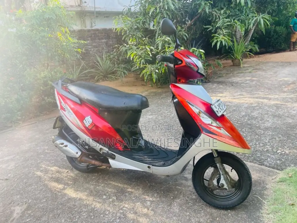 TVS Scooty Streak 2010 Motorbike (Used)