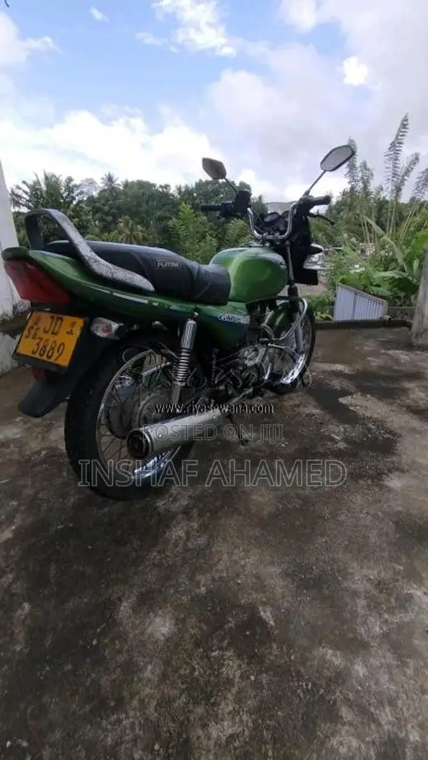 Bajaj Caliber 115 2004 Motorbike (Used)