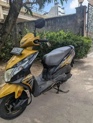 Honda Dio Dx 2019 Motorbike (Used)