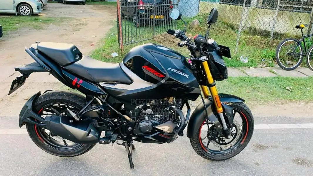Hero Hunk 2025 Motorbike (Used)