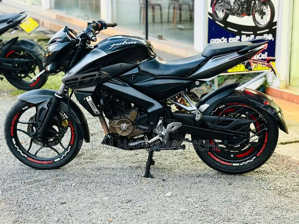 Bajaj Pulsar NS200 2018 Motorbike (Used)
