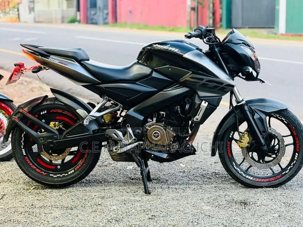 Bajaj Pulsar NS200 2018 Motorbike (Used)