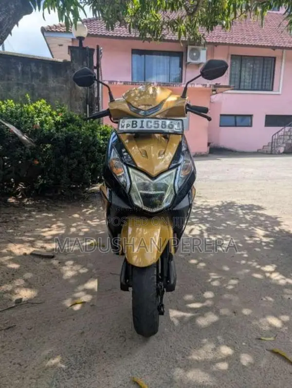 Honda Dio Dx 2019 Motorbike (Used)
