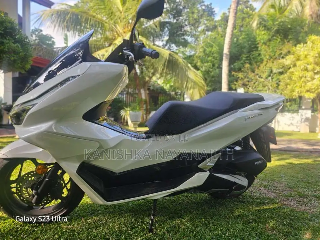 Honda Pcx 2025 Motorbike (Used)