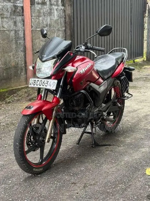 Hero Hunk 2015 Motorbike (Used)