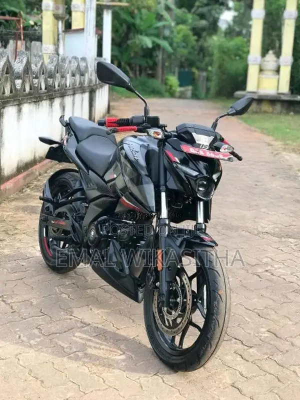 Bajaj Pulsar N160 2025 Motorbike (Used)