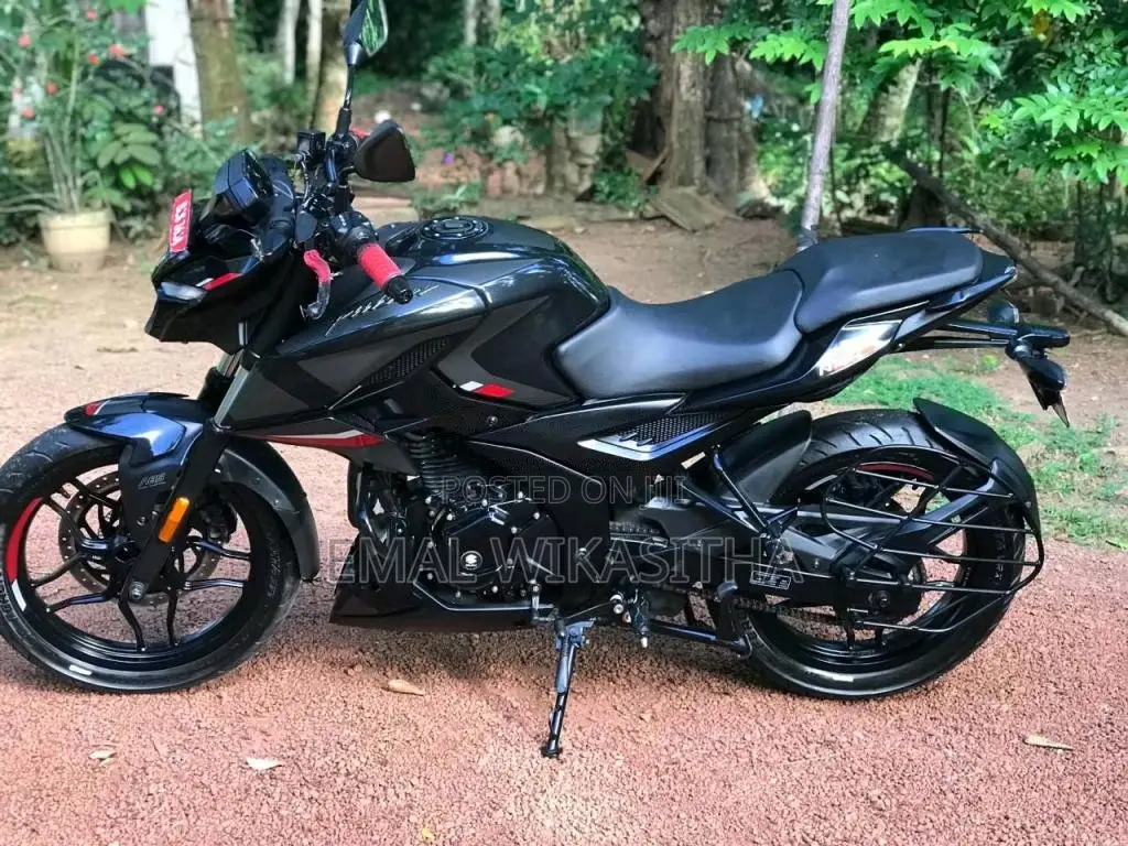 Bajaj Pulsar N160 2025 Motorbike (Used)