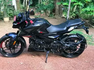 Bajaj Pulsar N160 2025 Motorbike (Used)