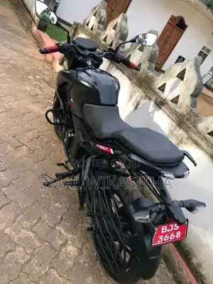 Bajaj Pulsar N160 2025 Motorbike (Used)