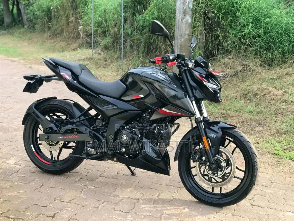 Bajaj Pulsar N160 2025 Motorbike (Used)