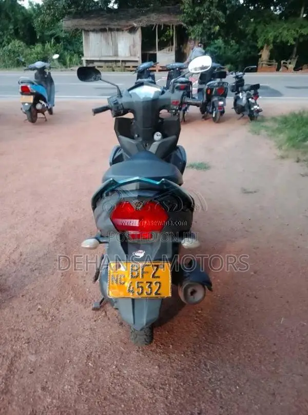 Yamaha Ray Zr 2017 Motorbike (Used)