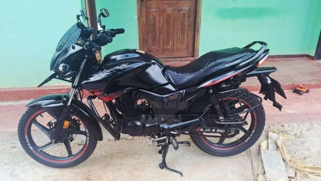 Hero Hunk 2017 Motorbike (Used)