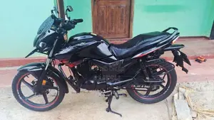 Hero Hunk 2017 Motorbike (Used)