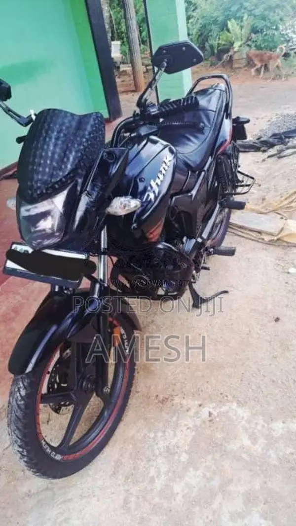 Hero Hunk 2017 Motorbike (Used)