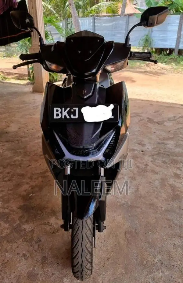 Hero Xoom 2025 Motorbike (Used)