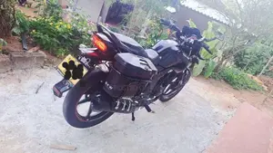 Hero Hunk 2017 Motorbike (Used)
