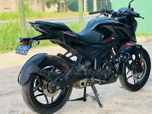 Bajaj Pulsar N160 2025 Motorbike (Used)