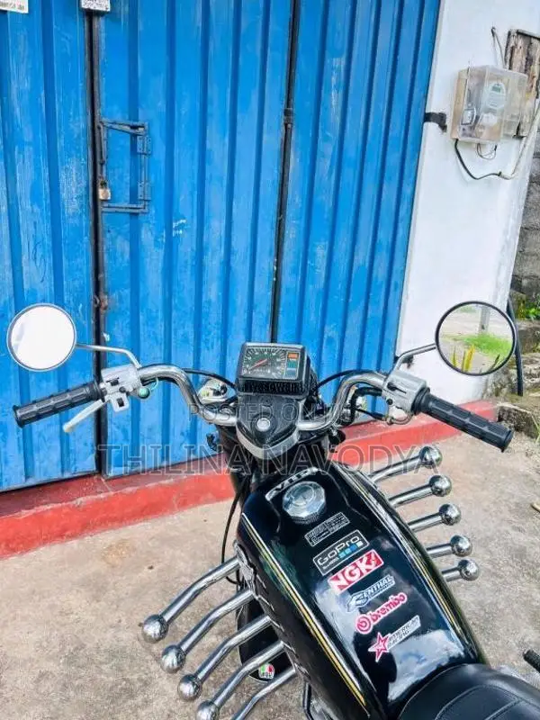 Honda Cd125 Twin 2006 Motorbike (Used)