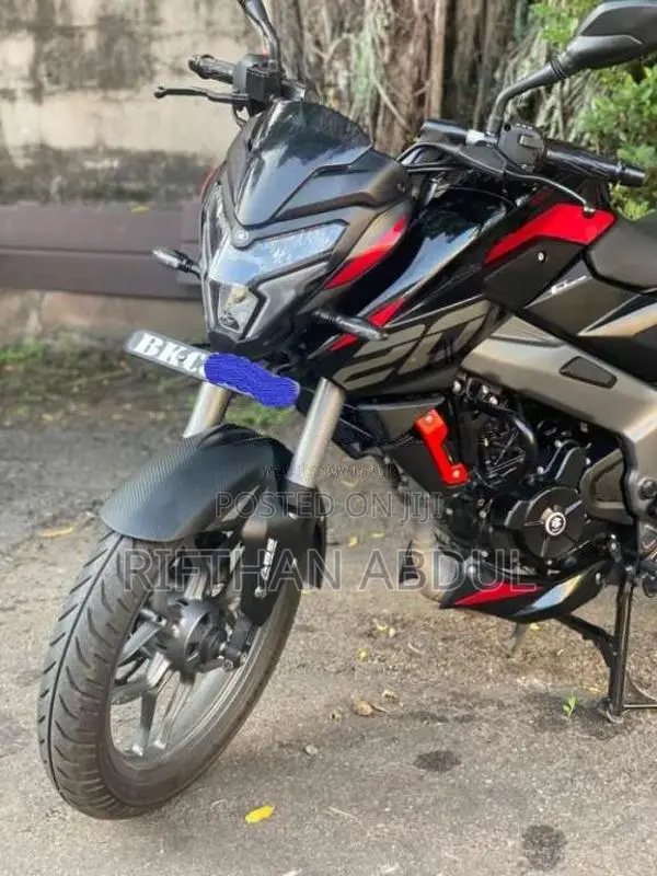 Bajaj Pulsar NS200 2025 Motorbike (Used)