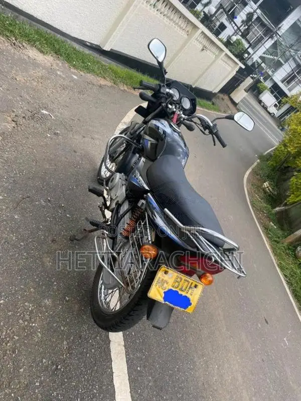 Bajaj CT-100 2016 Motorbike (Used)