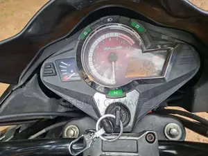 Hero-Honda Hunk 2011 Motorbike (Used)