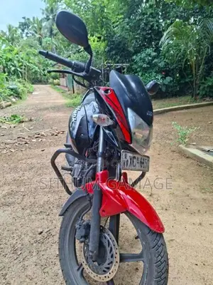 Hero-Honda Hunk 2011 Motorbike (Used)