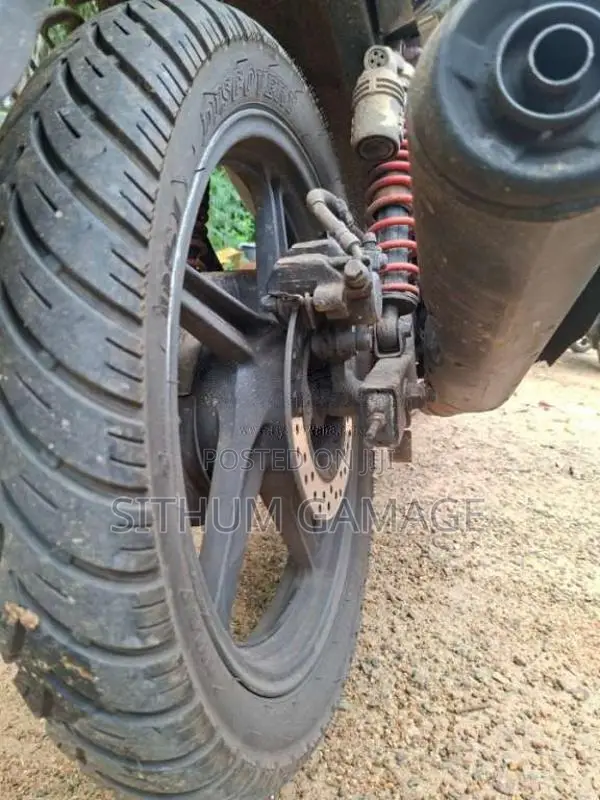 Hero-Honda Hunk 2011 Motorbike (Used)