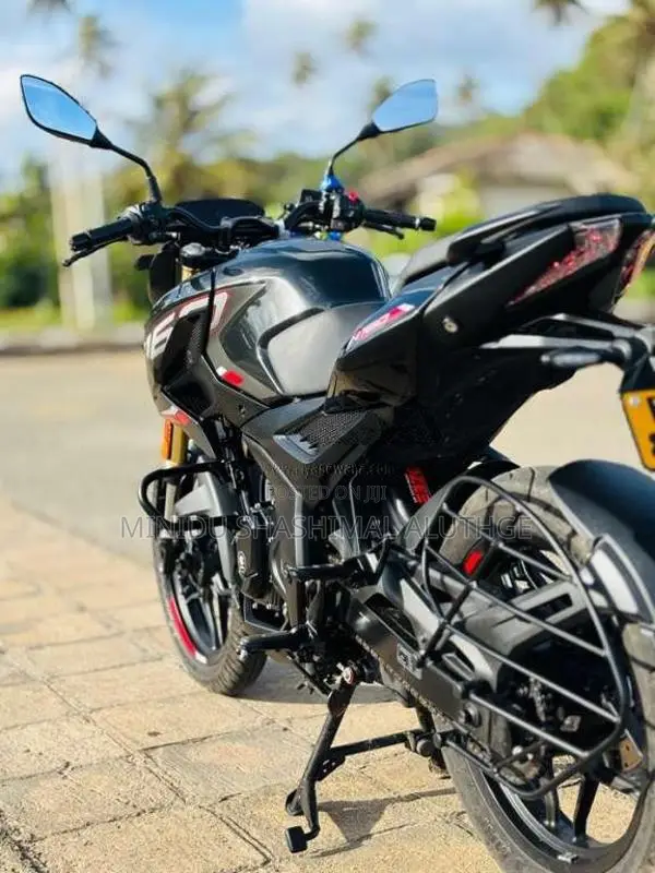 Bajaj Pulsar 2025 Motorbike (Used)