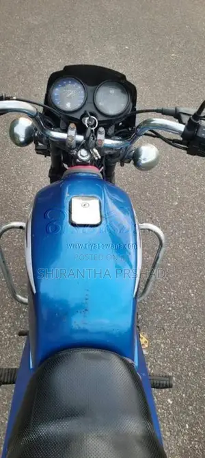 Bajaj Boxer 2004 Motorbike (Used)