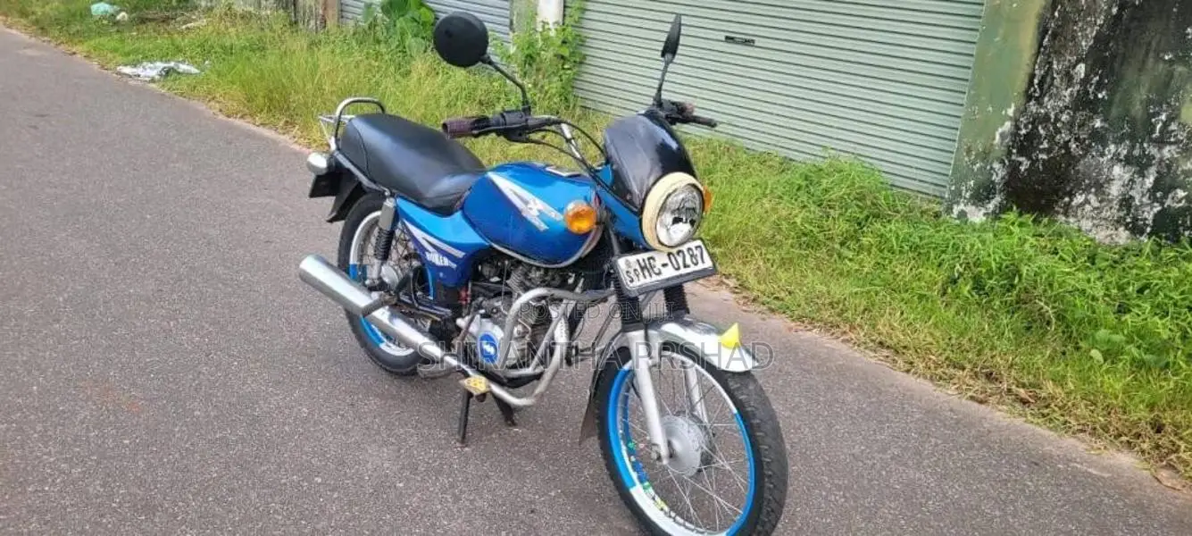 Bajaj Boxer 2004 Motorbike (Used)