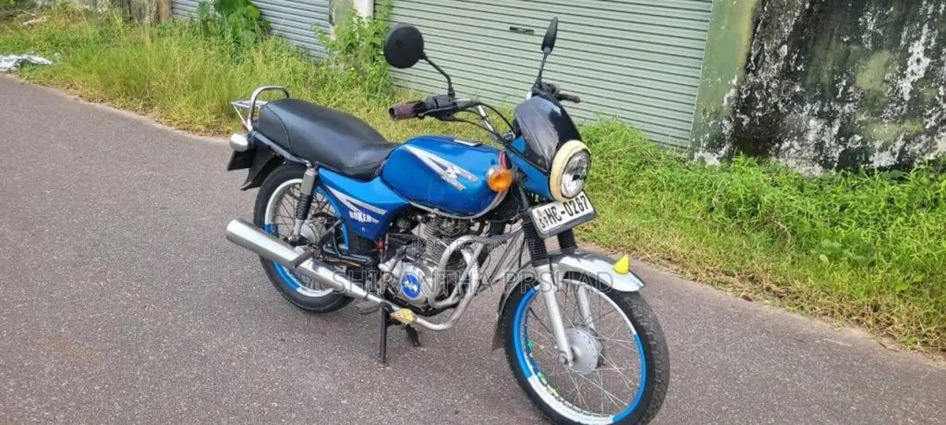 Bajaj Boxer 2004 Motorbike (Used)
