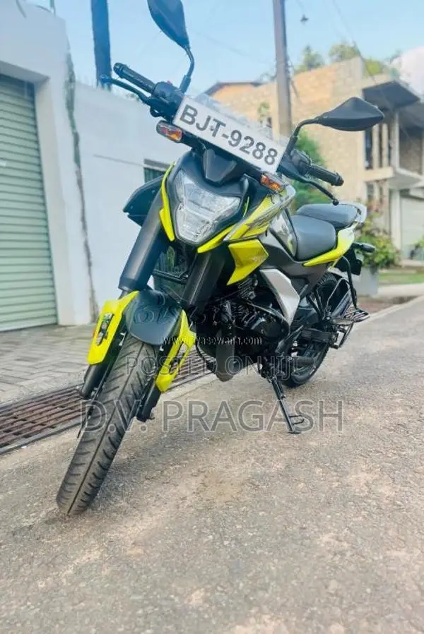 Bajaj Pulsar 2025 Motorbike (Used)