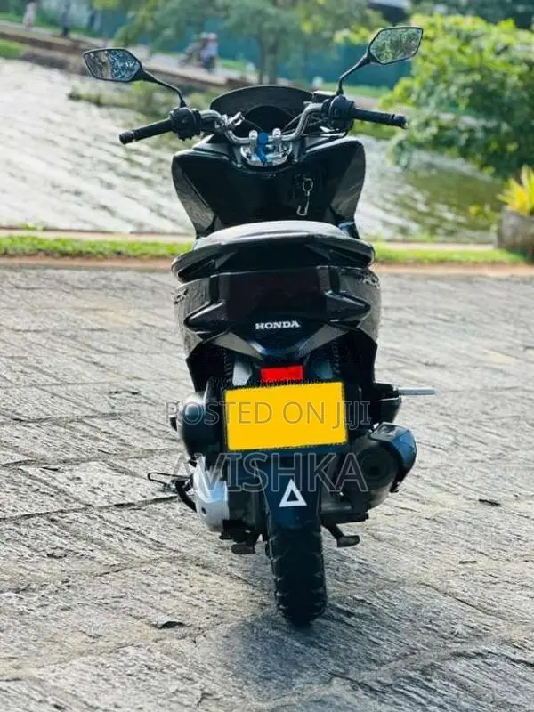 Honda Pcx 2018 Motorbike (Used)